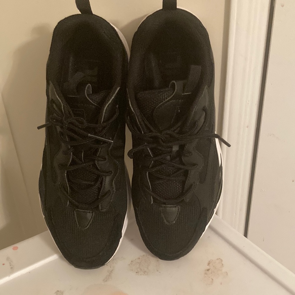Black , Size 8 Filas